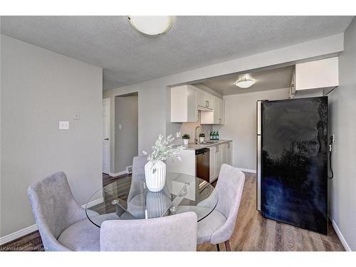 144 Greendale Crescent, Kitchener, ON - Indoor Photo Showing Bedroom