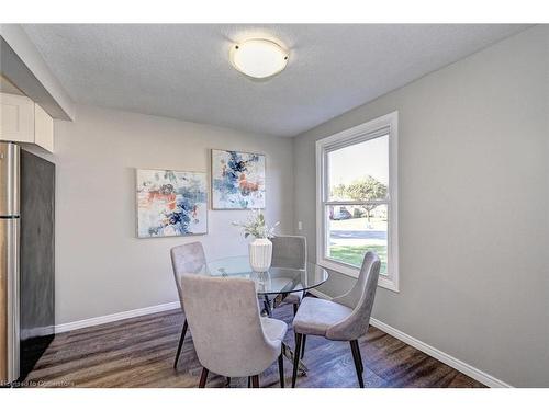 144 Greendale Crescent, Kitchener, ON - Indoor Photo Showing Bedroom