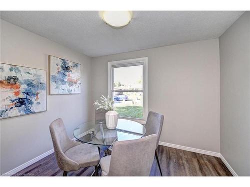 144 Greendale Crescent, Kitchener, ON - Indoor Photo Showing Bedroom