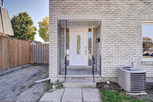 144 Greendale Crescent, Kitchener, ON - Outdoor