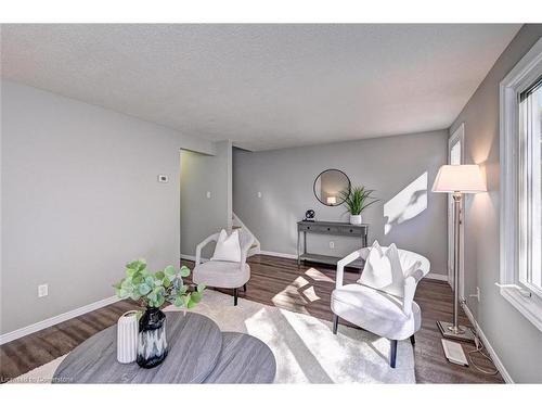 144 Greendale Crescent, Kitchener, ON - Indoor Photo Showing Bedroom