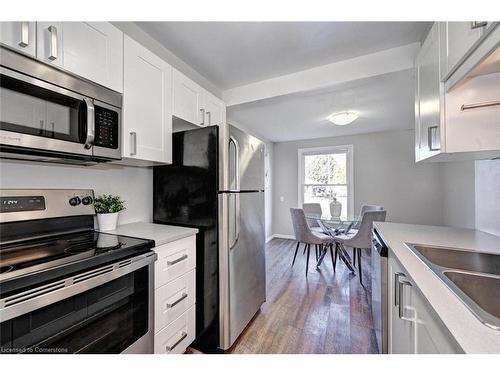 144 Greendale Crescent, Kitchener, ON - Indoor Photo Showing Bedroom