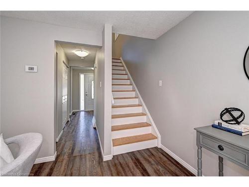 144 Greendale Crescent, Kitchener, ON - Indoor Photo Showing Bedroom