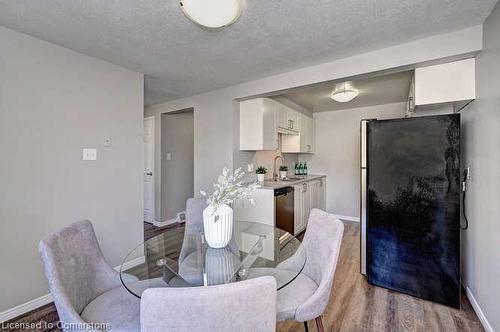 144 Greendale Crescent, Kitchener, ON - Indoor Photo Showing Dining Room