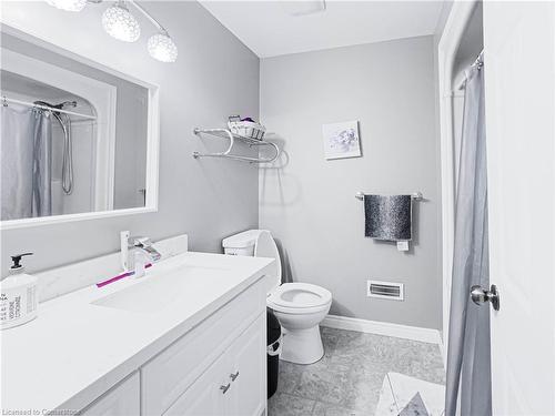 16 Dowden Avenue, Brantford, ON - Indoor Photo Showing Bathroom