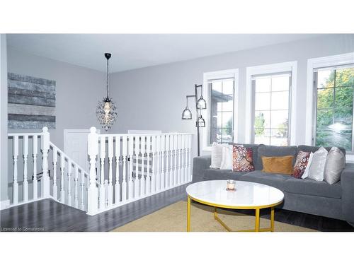 16 Dowden Avenue, Brantford, ON - Indoor Photo Showing Living Room