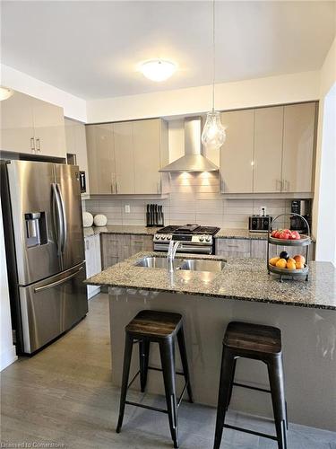 23 Eberhardt Drive, Wasaga Beach, ON - Indoor Photo Showing Kitchen With Double Sink With Upgraded Kitchen