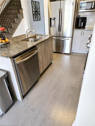 23 Eberhardt Drive, Wasaga Beach, ON - Indoor Photo Showing Kitchen With Double Sink