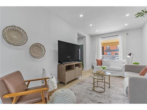 20 Greenaway Avenue, Hamilton, ON - Indoor Photo Showing Living Room