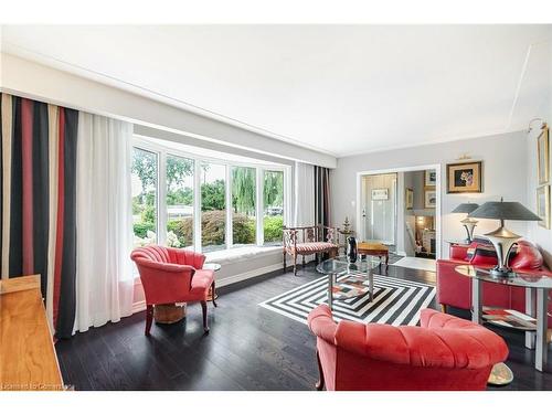 457 Trinity Church Road, Hamilton, ON - Indoor Photo Showing Living Room