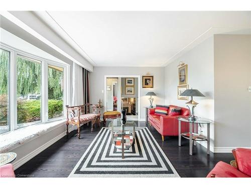 457 Trinity Church Road, Hamilton, ON - Indoor Photo Showing Living Room