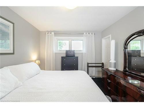 457 Trinity Church Road, Hamilton, ON - Indoor Photo Showing Bedroom