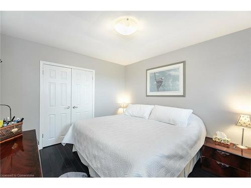 457 Trinity Church Road, Hamilton, ON - Indoor Photo Showing Bedroom