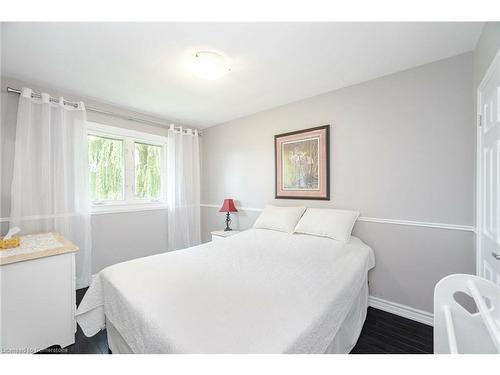 457 Trinity Church Road, Hamilton, ON - Indoor Photo Showing Bedroom