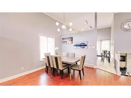 1085 South Wenige Drive, London, ON - Indoor Photo Showing Dining Room