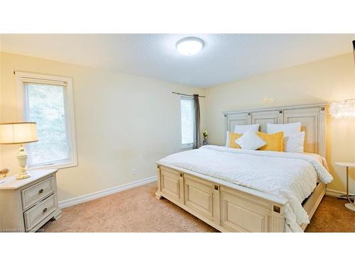 1085 South Wenige Drive, London, ON - Indoor Photo Showing Bedroom