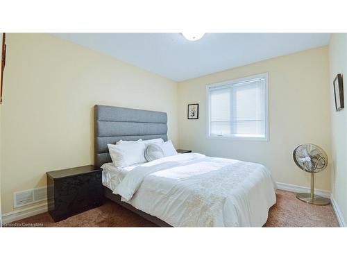 1085 South Wenige Drive, London, ON - Indoor Photo Showing Bedroom