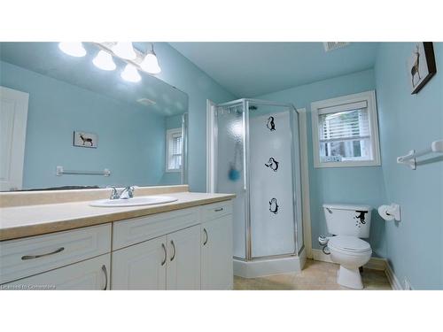 1085 South Wenige Drive, London, ON - Indoor Photo Showing Bathroom