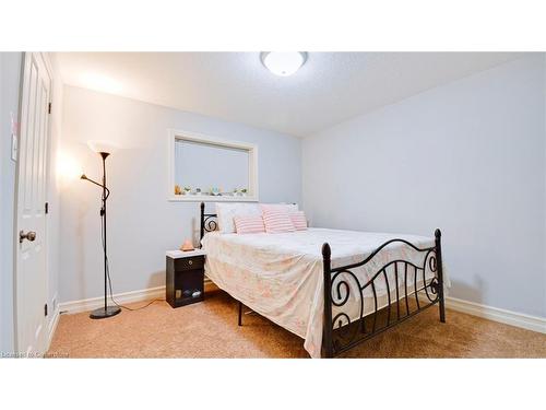 1085 South Wenige Drive, London, ON - Indoor Photo Showing Bedroom