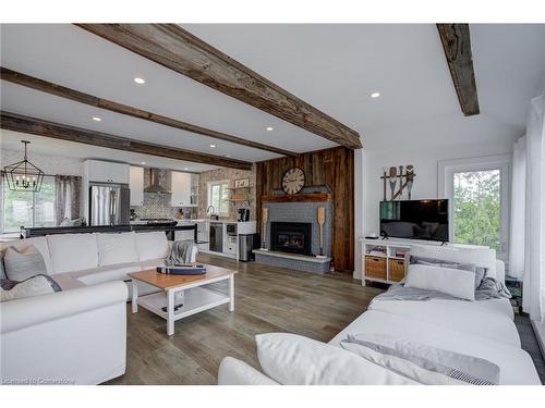 16 William Avenue, Wasaga Beach, ON - Indoor Photo Showing Living Room With Fireplace