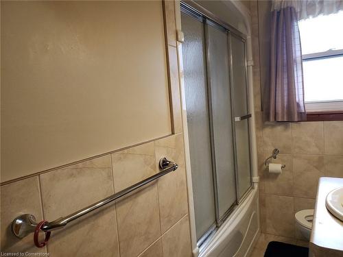 5568 Drummond Road, Niagara Falls, ON - Indoor Photo Showing Bathroom