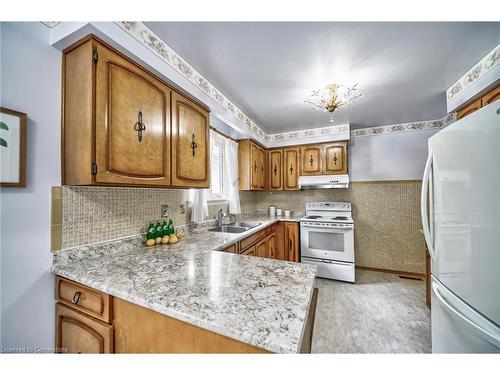 211 Cherry Post Drive, Peel, ON - Indoor Photo Showing Kitchen With Double Sink