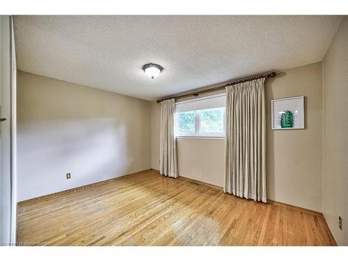 211 Cherry Post Drive, Peel, ON - Indoor Photo Showing Other Room