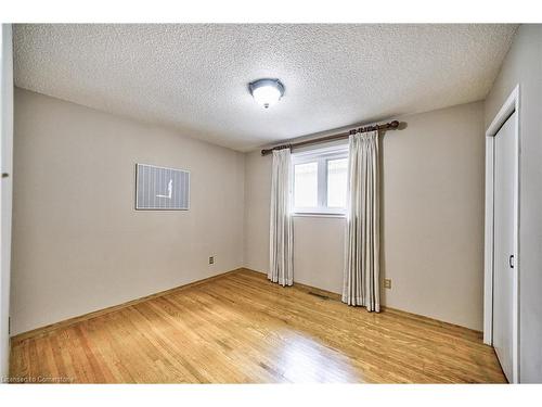 211 Cherry Post Drive, Peel, ON - Indoor Photo Showing Other Room