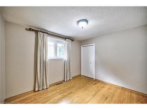 211 Cherry Post Drive, Peel, ON - Indoor Photo Showing Other Room