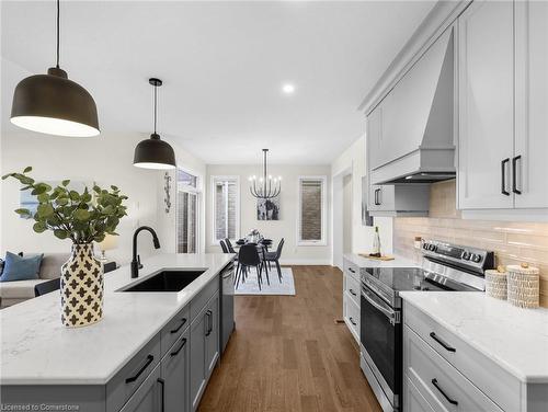 111 Livingston Drive, Tillsonburg, ON - Indoor Photo Showing Kitchen With Upgraded Kitchen