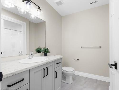 111 Livingston Drive, Tillsonburg, ON - Indoor Photo Showing Bathroom