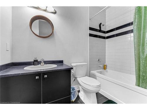 125 Prince Charles Crescent, Woodstock, ON - Indoor Photo Showing Bathroom