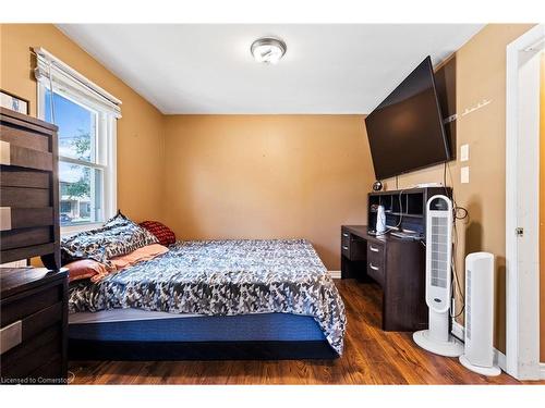 28 Alexandra Boulevard, St. Catharines, ON - Indoor Photo Showing Bedroom