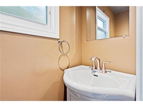 28 Alexandra Boulevard, St. Catharines, ON - Indoor Photo Showing Bathroom