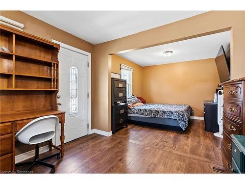 28 Alexandra Boulevard, St. Catharines, ON - Indoor Photo Showing Bedroom