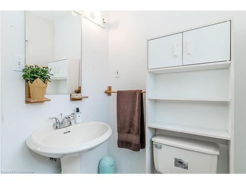 7941 Highway 26, Clearview, ON - Indoor Photo Showing Bathroom