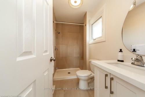 4281 Creeks End, Mississauga, ON - Indoor Photo Showing Bathroom