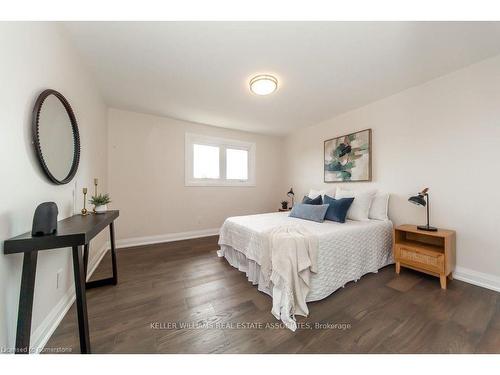 4281 Creeks End, Mississauga, ON - Indoor Photo Showing Bedroom