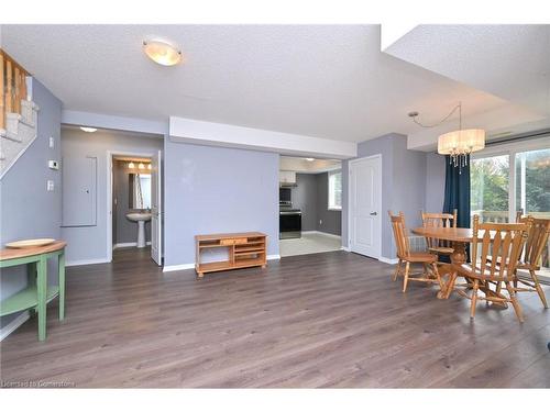 15 Cheltenham Road, Barrie, ON - Indoor Photo Showing Dining Room