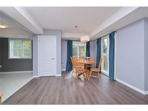 15 Cheltenham Road, Barrie, ON - Indoor Photo Showing Dining Room