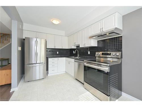 15 Cheltenham Road, Barrie, ON - Indoor Photo Showing Kitchen