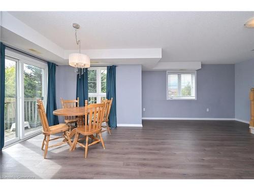 15 Cheltenham Road, Barrie, ON - Indoor Photo Showing Dining Room