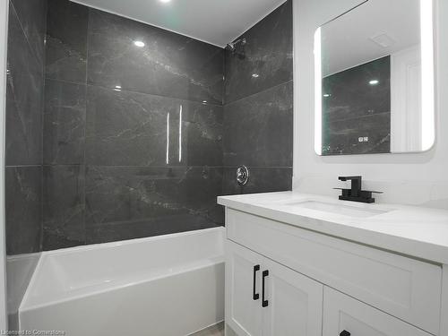 17 Riverview Dr Drive, Cambridge, ON - Indoor Photo Showing Bathroom