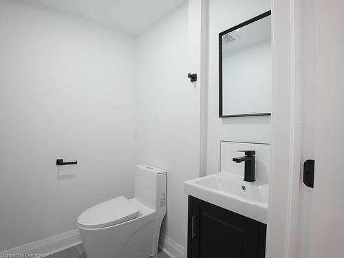 17 Riverview Dr Drive, Cambridge, ON - Indoor Photo Showing Bathroom