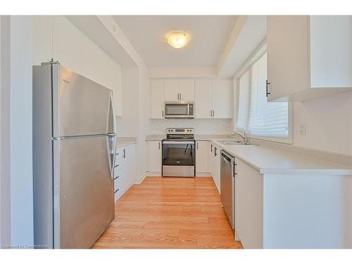 111-9470 The Gore Road, Brampton, ON - Indoor Photo Showing Kitchen