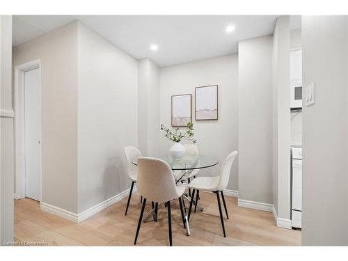 207-2055 Walkers Line, Burlington, ON - Indoor Photo Showing Dining Room