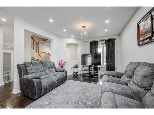 1634 Chelton Place, London, ON - Indoor Photo Showing Living Room