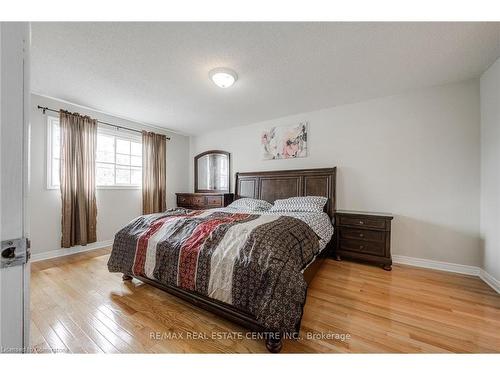 1634 Chelton Place, London, ON - Indoor Photo Showing Bedroom