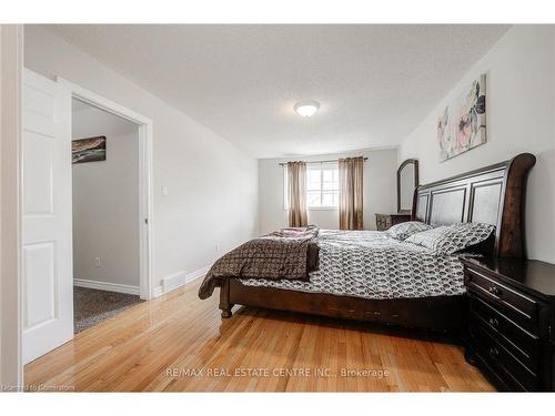 1634 Chelton Place, London, ON - Indoor Photo Showing Bedroom