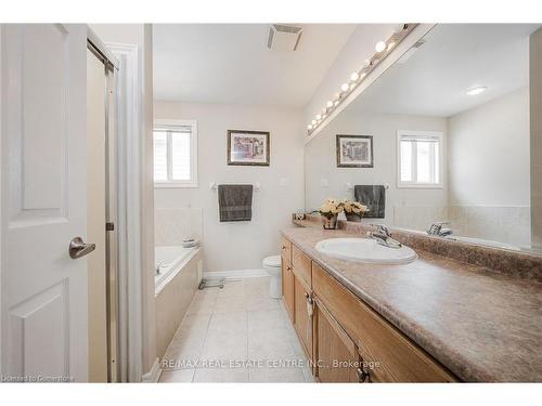 1634 Chelton Place, London, ON - Indoor Photo Showing Bathroom